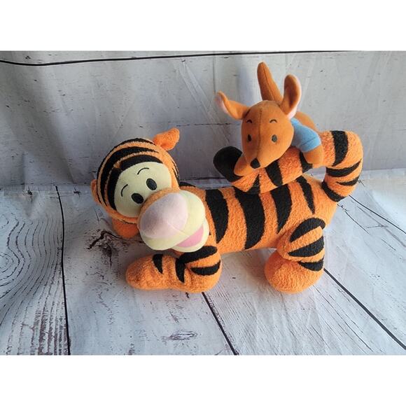 Tigger Roo Plush Stuff Animal Singing Musical Bouncing We Will Go Working - Picture 3 of 7